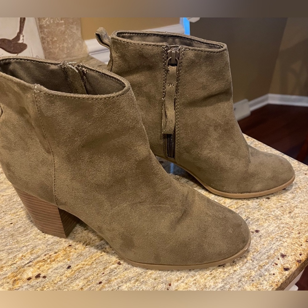 Green booties size 8